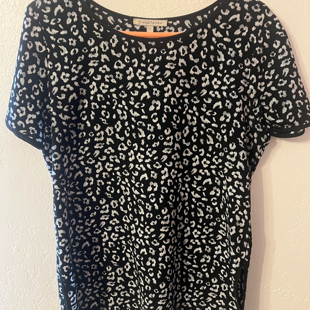 41 Hawthorn Monochrome Leopard Print Short Sleeve Top